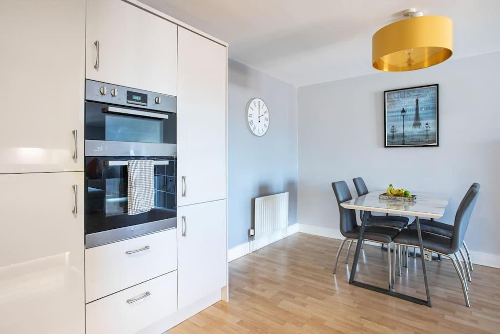 Appartement 5* Ultra Luxury, Great Views, Underground Parking à Belfast Extérieur photo