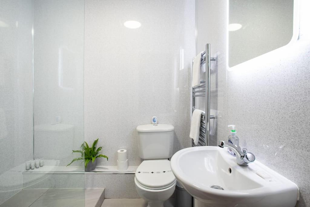Appartement 5* Ultra Luxury, Great Views, Underground Parking à Belfast Extérieur photo