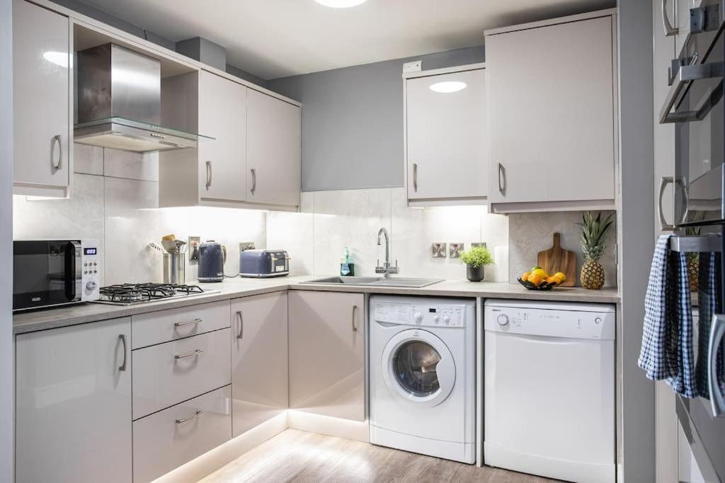 Appartement 5* Ultra Luxury, Great Views, Underground Parking à Belfast Extérieur photo